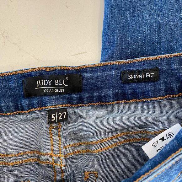 Judy Blue Skinny Fit Jeans With Cheetah Print Distressed size 5/ 27 - Picture 4 of 10